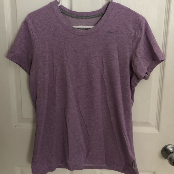 LAVENDER NIKE ATHLETIC TOP - Picture 1 of 3